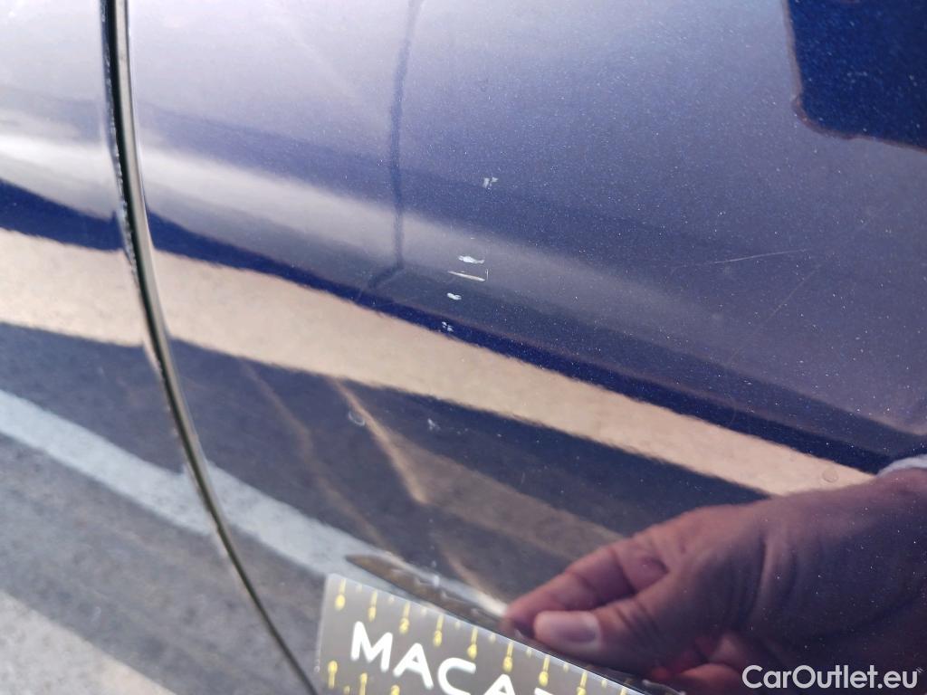  Volkswagen  Golf  VOLKSWAGEN / 2020 / 5P / berlina con portón Life 2.0 TDI 85kW (115CV) #10