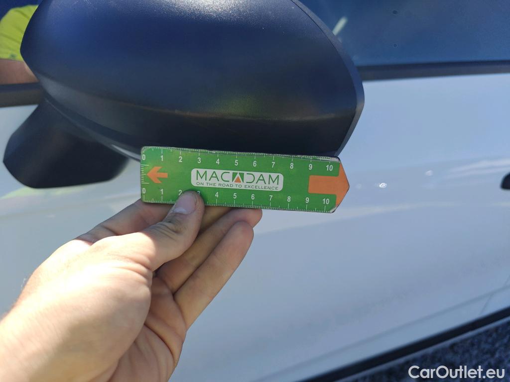  Renault  Clio RENAULT  / 2019 / 5P / berlina con portón Business TCe 74 kW (100CV) GLP #33