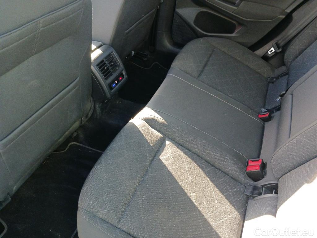  Volkswagen  Golf  VOLKSWAGEN / 2020 / 5P / berlina con portón Life 2.0 TDI 85kW (115CV) #30