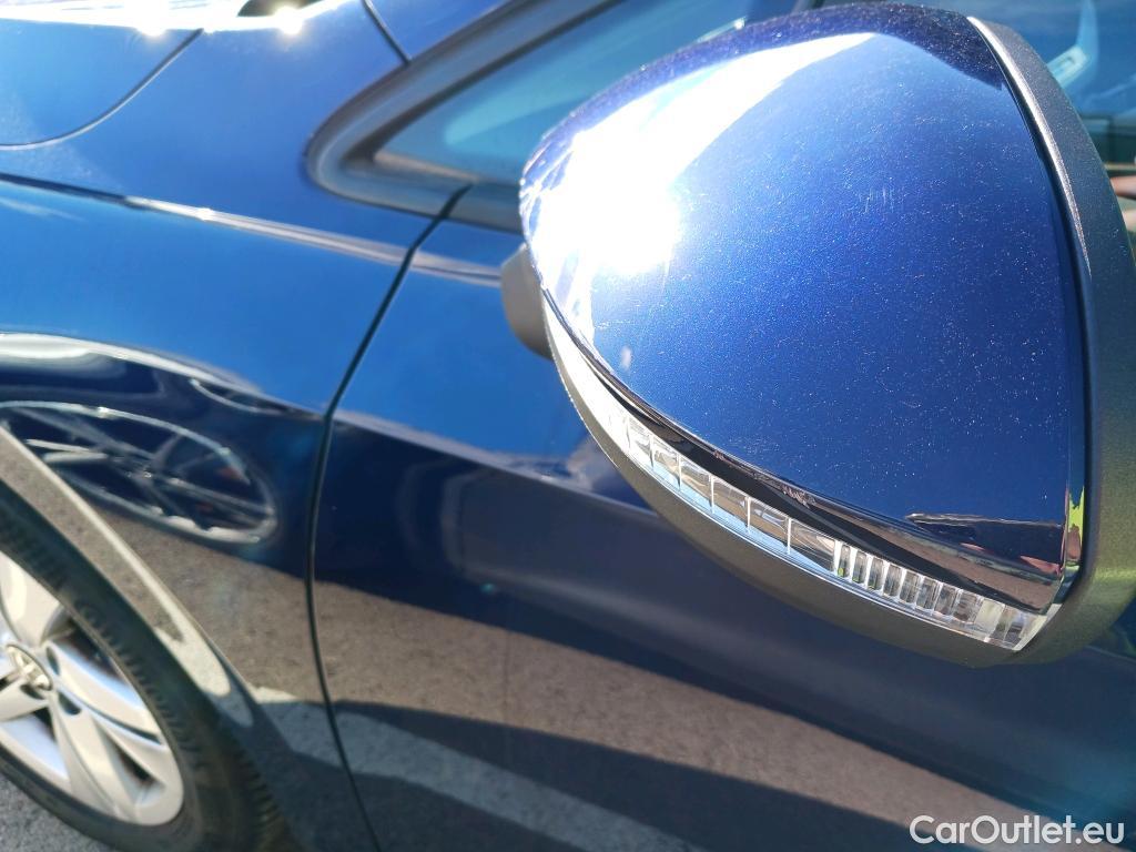  Volkswagen  Golf  VOLKSWAGEN / 2020 / 5P / berlina con portón Life 2.0 TDI 85kW (115CV) #27