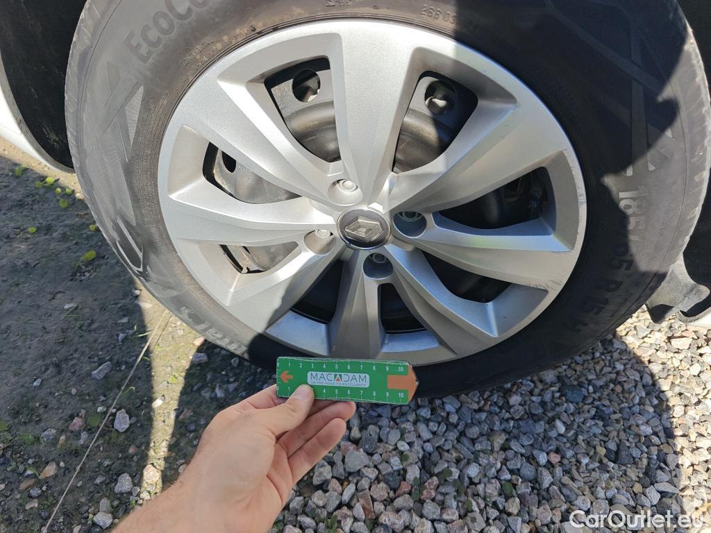  Renault  Clio RENAULT  / 2019 / 5P / berlina con portón Business TCe 74 kW (100CV) GLP #29