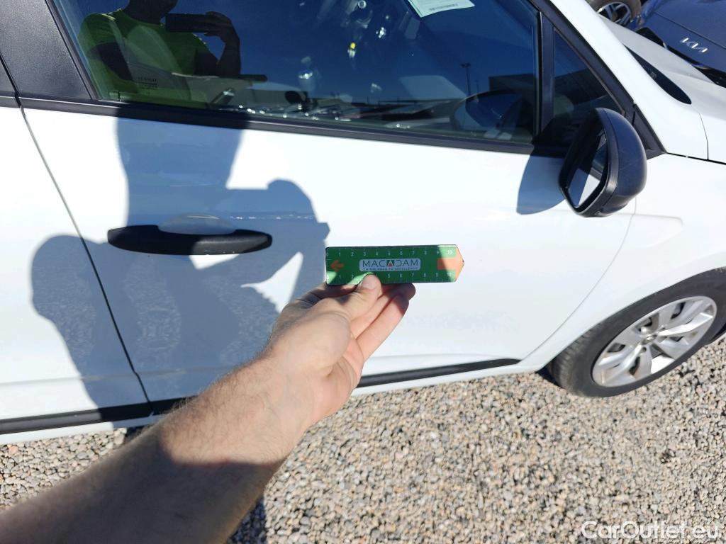  Renault  Clio RENAULT  / 2019 / 5P / berlina con portón Business TCe 74 kW (100CV) GLP #37