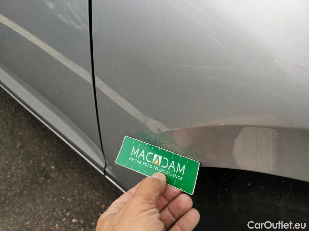  Volkswagen  Passat VOLKSWAGEN  / 2019 / 4P / sedán 2.0 TDI 110kW (150CV) #13