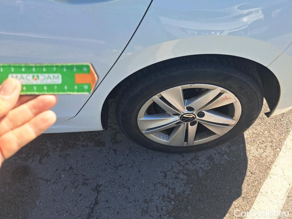 Volkswagen  Golf  VIII Berlina 2.0 TDI 115CV MT6 E6d #11