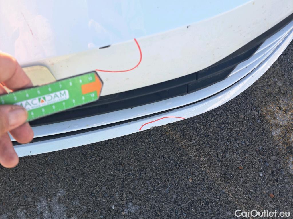 Volkswagen  Golf  VIII Berlina 2.0 TDI 115CV MT6 E6d #15