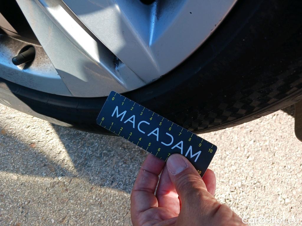  Volkswagen  Golf  VOLKSWAGEN / 2020 / 5P / berlina con portón Life 2.0 TDI 85kW (115CV) #35