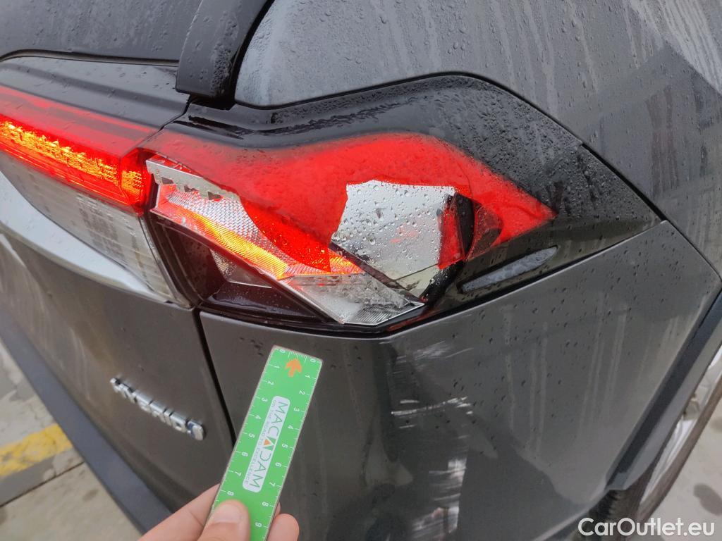  Toyota  RAV4 TOYOTA  / 2018 / 5P / todoterreno 2.5l 220H Advance #4