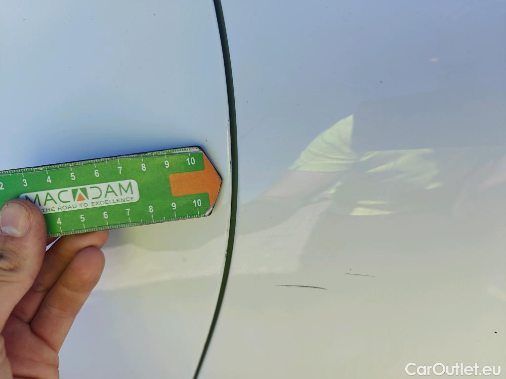  Renault  Clio RENAULT  / 2019 / 5P / berlina con portón Business TCe 74 kW (100CV) GLP #7