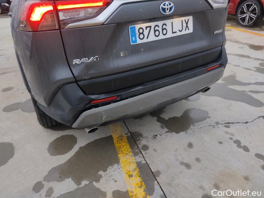  Toyota  RAV4 TOYOTA  / 2018 / 5P / todoterreno 2.5l 220H Advance #30