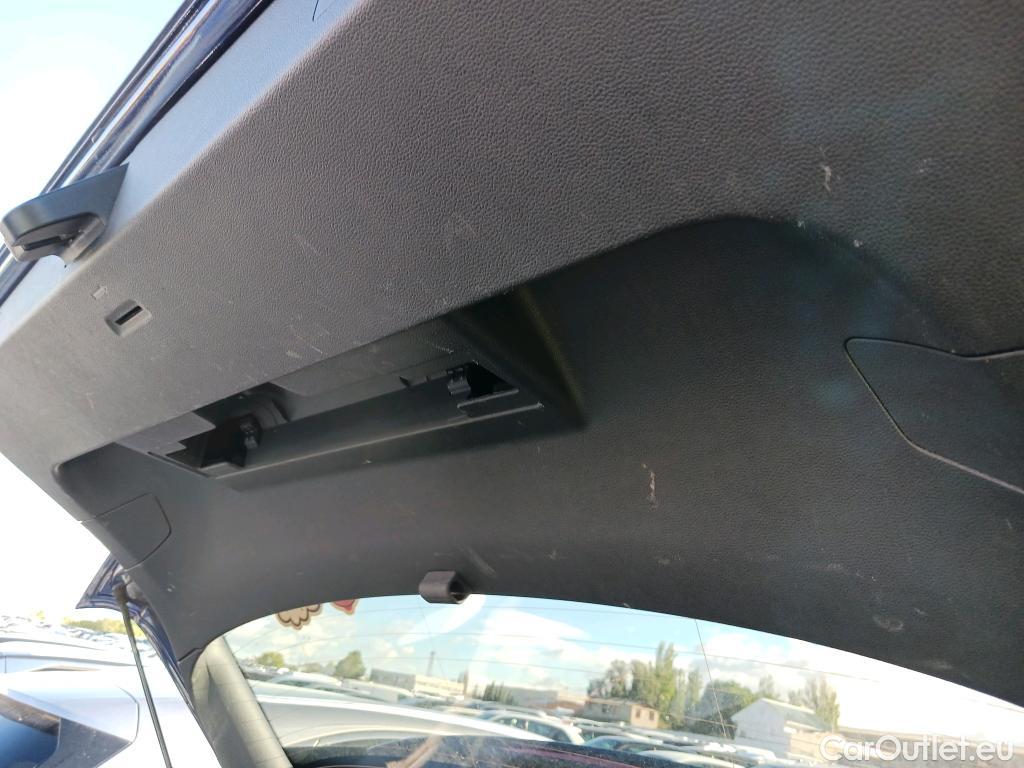  Volkswagen  Golf  VOLKSWAGEN / 2020 / 5P / berlina con portón Life 2.0 TDI 85kW (115CV) #14