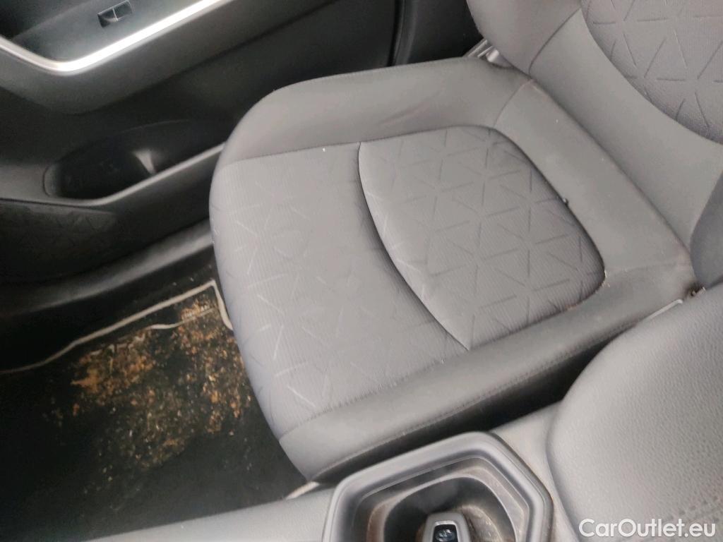  Toyota  RAV4 TOYOTA  / 2018 / 5P / todoterreno 2.5l 220H Advance #32