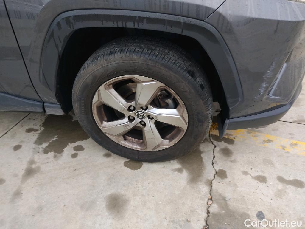  Toyota  RAV4 TOYOTA  / 2018 / 5P / todoterreno 2.5l 220H Advance #15