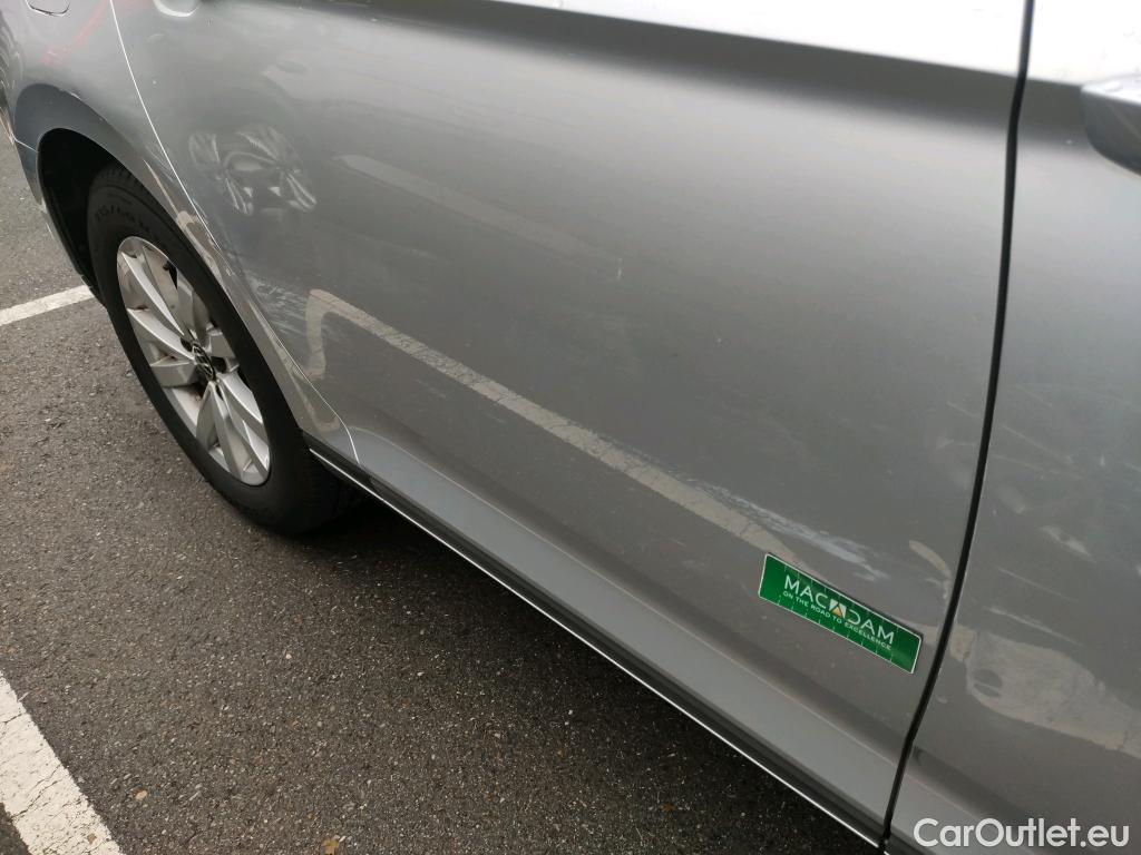  Volkswagen  Passat VOLKSWAGEN  / 2019 / 4P / sedán 2.0 TDI 110kW (150CV) #7