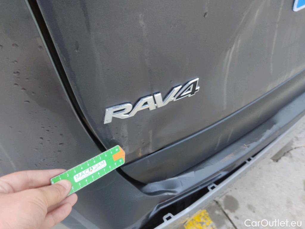  Toyota  RAV4 TOYOTA  / 2018 / 5P / todoterreno 2.5l 220H Advance #8