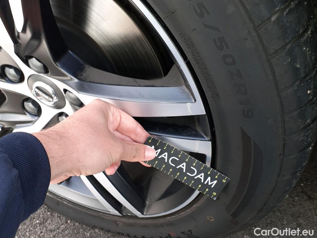  Volvo  XC 40 VOLVO XC40 / 2017 / 5P / todoterreno 1.5 T5 Twin Recharge R-Design Exp Auto #1