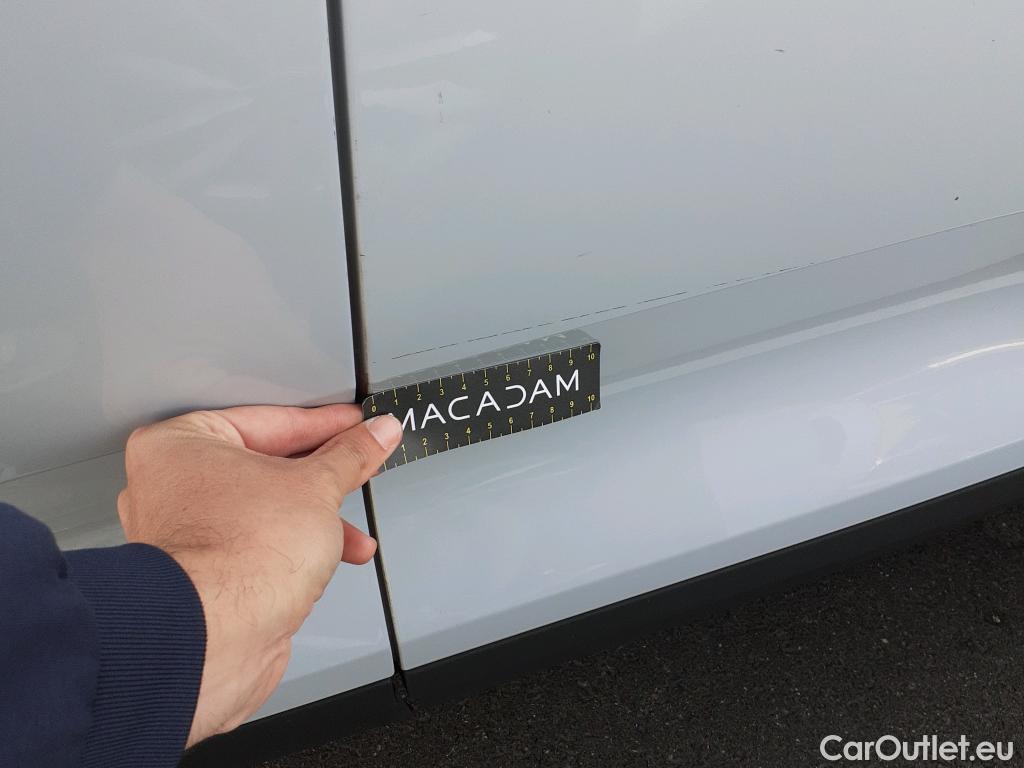  Volvo  XC 40 VOLVO XC40 / 2017 / 5P / todoterreno 1.5 T5 Twin Recharge R-Design Exp Auto #7