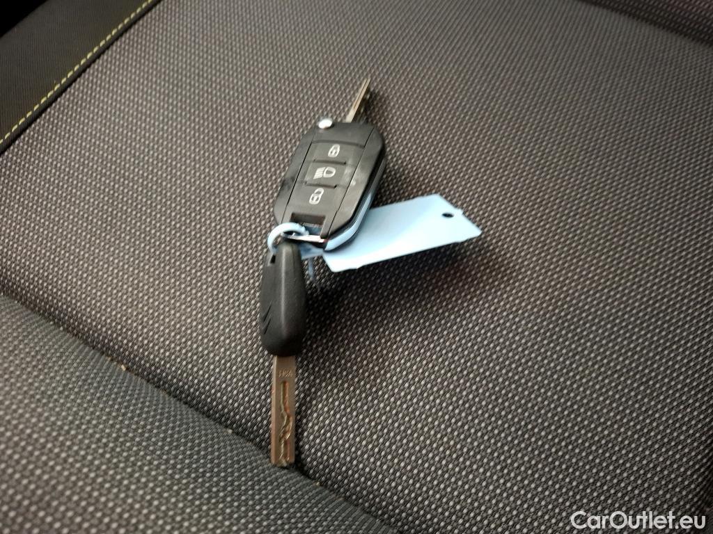 Citroen  C3 CITROEN  / 2016 / 5P / Berline PureTech 110 S&S BVM6 Shine Business #12