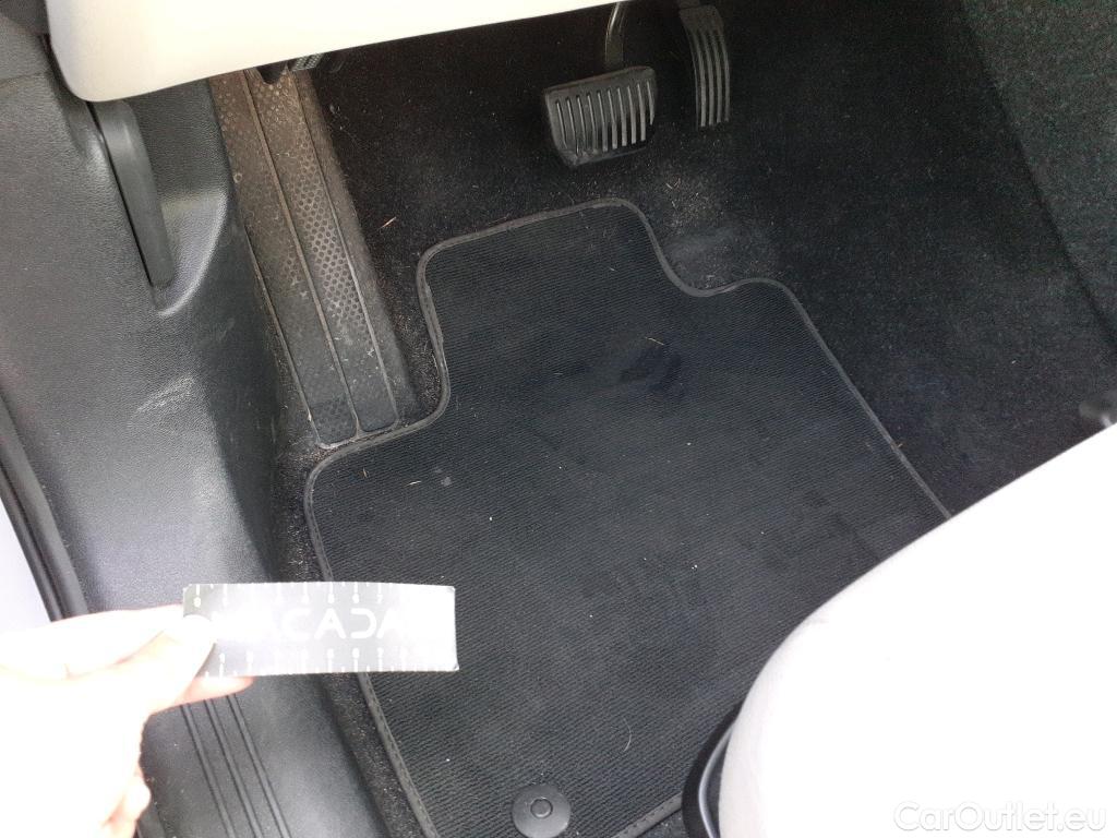  Volvo  XC 40 VOLVO XC40 / 2017 / 5P / todoterreno 1.5 T5 Twin Recharge R-Design Exp Auto #18