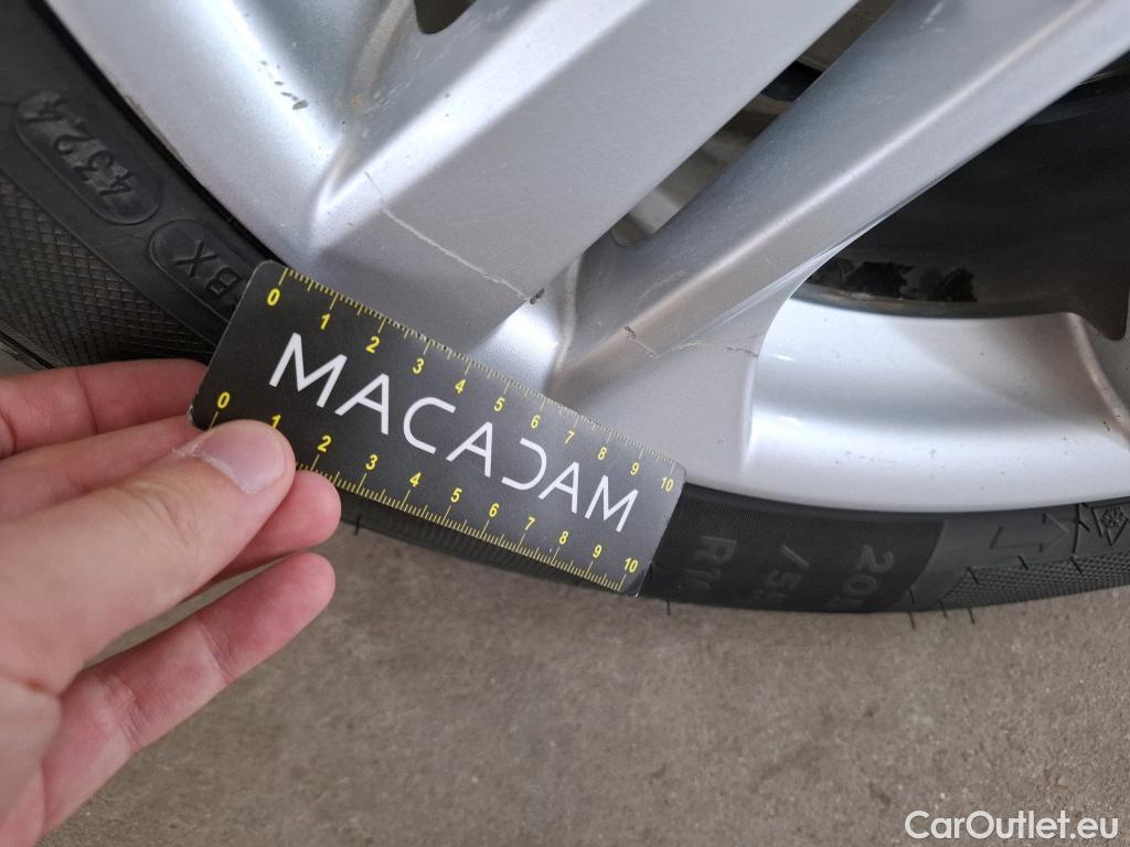 Toyota  Corolla TOYOTA  Touring Sports / 2018 / 5P / Break Hybride 122h Dynamic Business Stage Acad #21