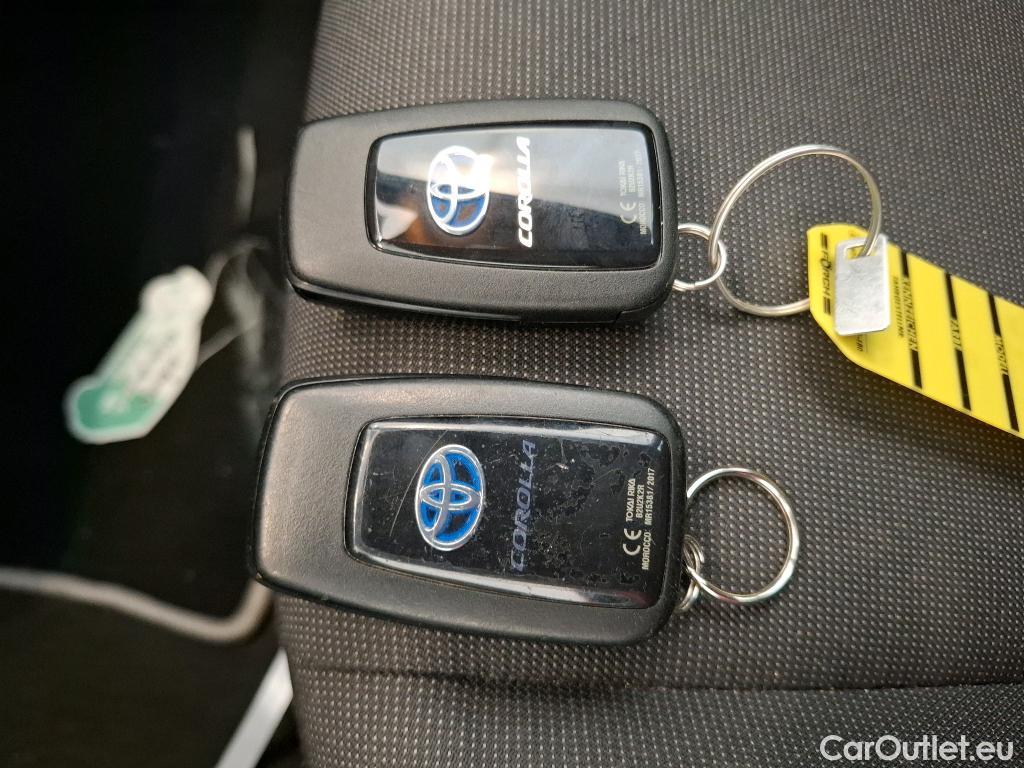 Toyota  Corolla TOYOTA  Touring Sports / 2018 / 5P / Break Hybride 122h Dynamic Business Stage Acad #12