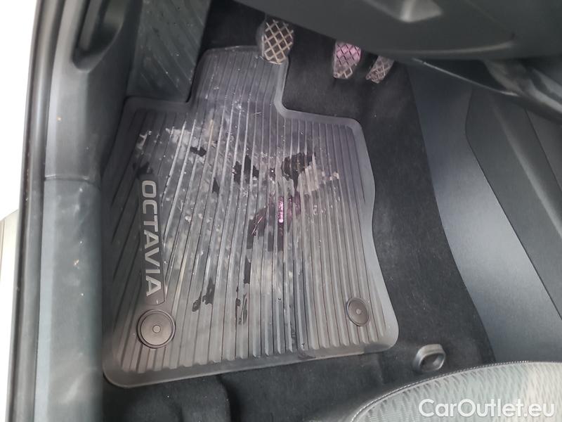  Skoda  Octavia  Combi 1.5TSI 110 Style #11