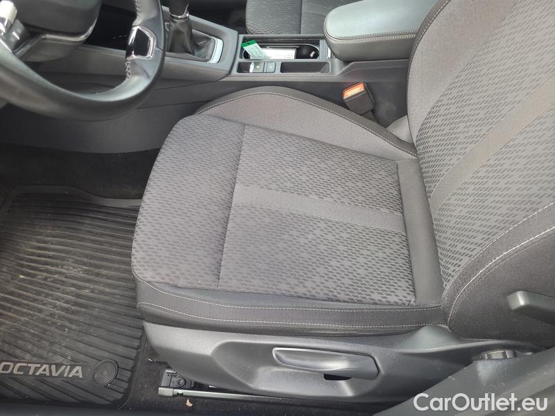  Skoda  Octavia  Combi (NX3)(2020) Oct.Combi 1.5TSI 110 Style #10