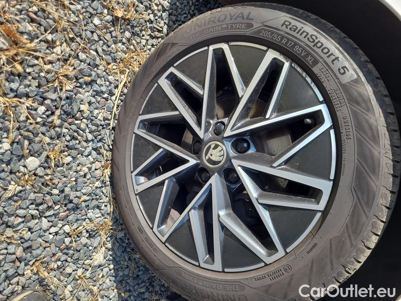  Skoda  Octavia  Combi (NX3)(2020) Oct.Combi 1.5TSI 110 Style #11