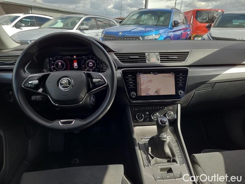 Skoda  Superb  Combi (3T5)(2010) Sup.C.FL2.0TDI 110 Style #5