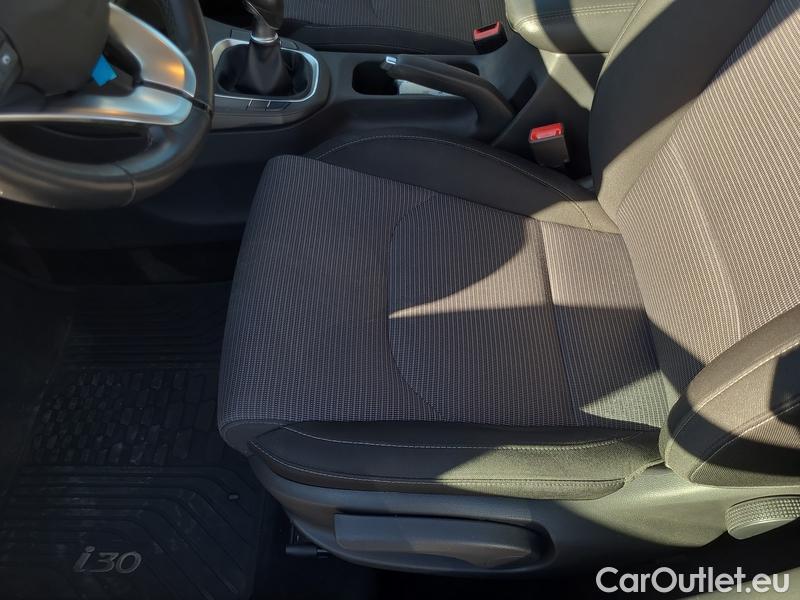  Hyundai  i30  (PD)(01.2017  ->)  kom.1.0TGDI 120 Comfort #7