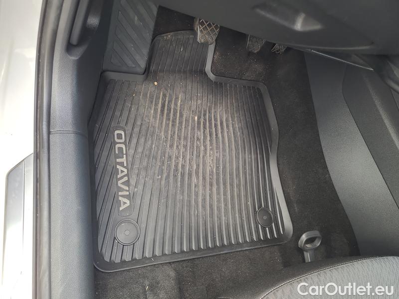  Skoda  Octavia  Combi (NX3)(2020) Oct.Combi 1.5TSI 110 Style #9