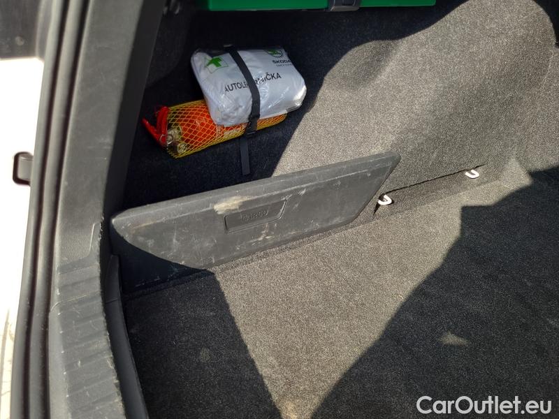  Skoda  Octavia  Combi (NX3)(2020) Oct.Combi 1.5TSI 110 Style #17