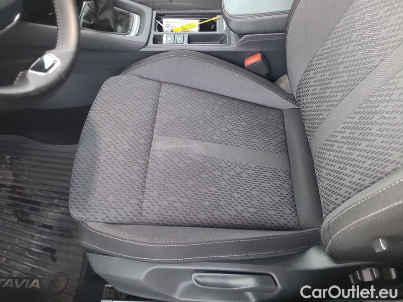  Skoda  Octavia  Combi 1.5TSI 110 Style #6