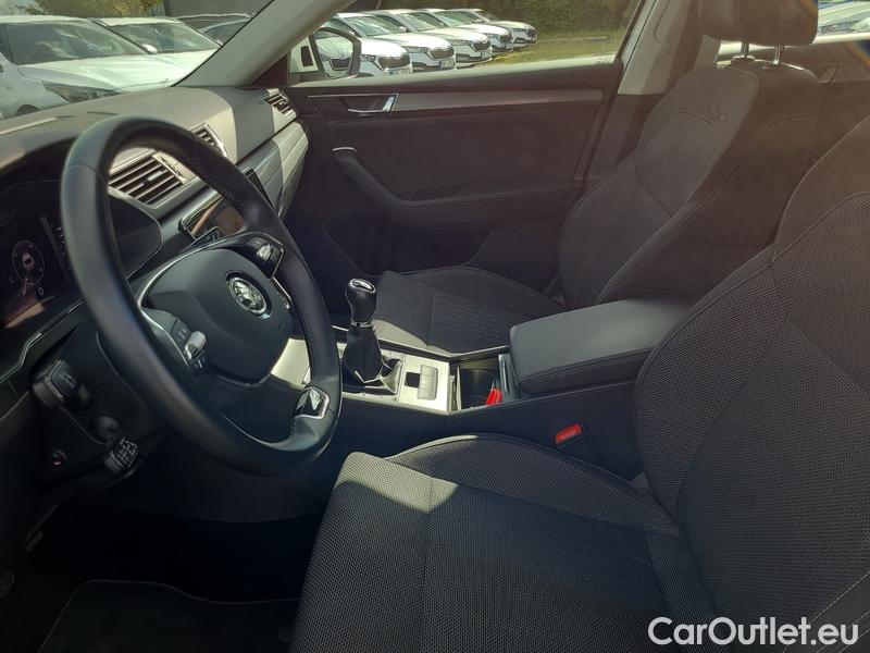 Skoda  Superb  Combi (3T5)(2010) Sup.C.FL2.0TDI 110 Style #7