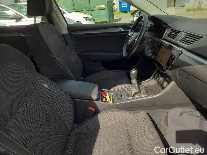 Skoda  Superb  Combi (3T5)(2010) Sup.C.FL2.0TDI 110 Style #6