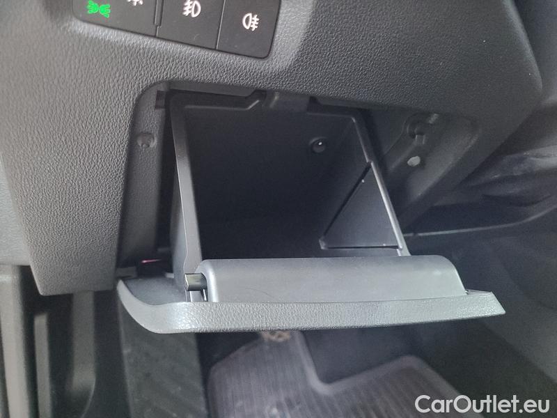  Skoda  Octavia  Combi 1.5TSI 110 Style #8