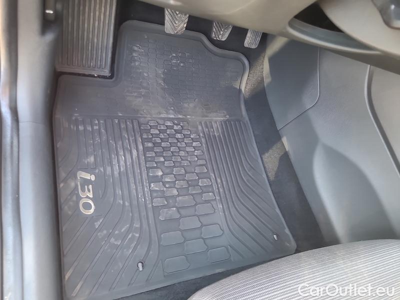  Hyundai  i30  (PD)(01.2017  ->)  kom.1.0TGDI 120 Comfort #4