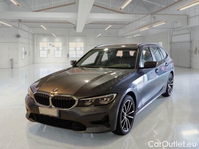 Bmw  Serie 3 BMW  / 2018 / 5P / STATION WAGON 330E BUSINESS ADVANTAGE TOURING AUTO #1