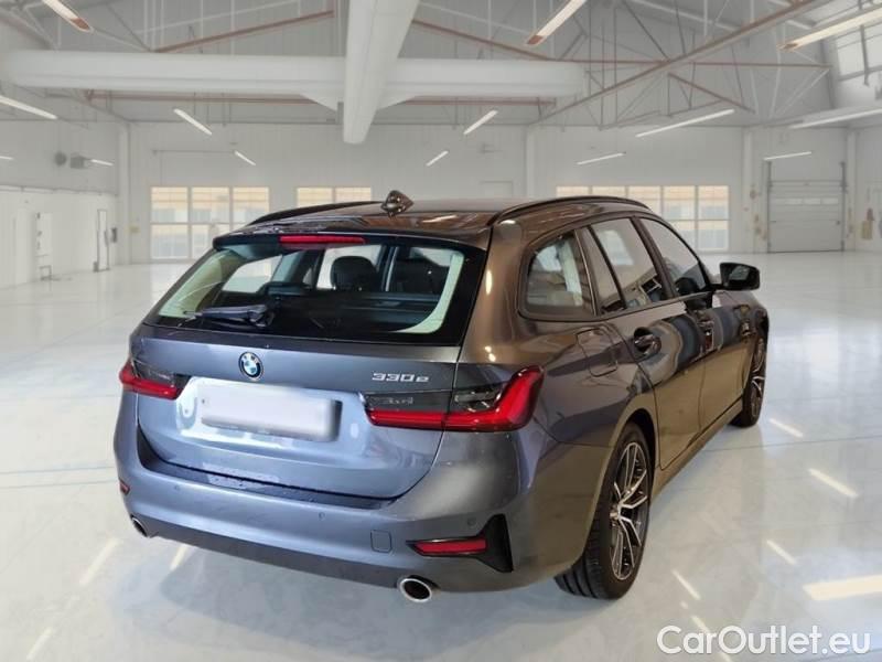 Bmw  Serie 3 BMW  / 2018 / 5P / STATION WAGON 330E BUSINESS ADVANTAGE TOURING AUTO #2