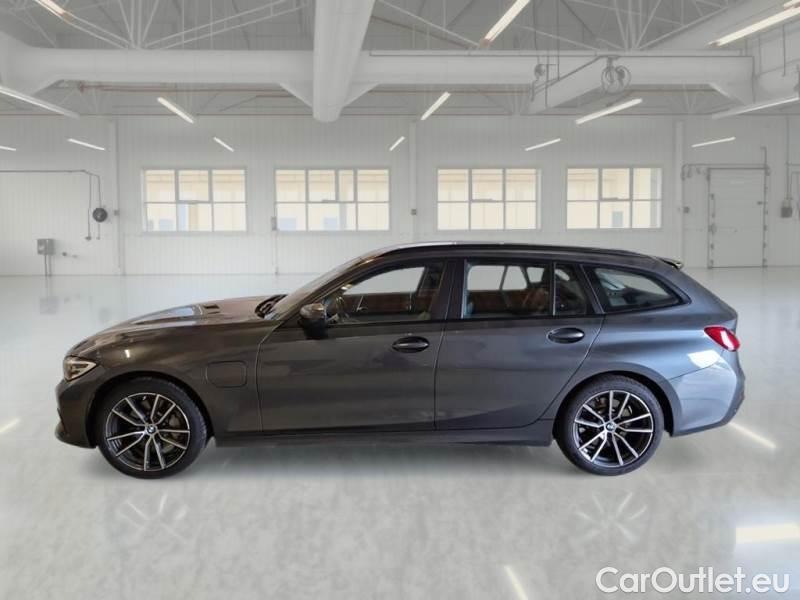 Bmw  Serie 3 BMW  / 2018 / 5P / STATION WAGON 330E BUSINESS ADVANTAGE TOURING AUTO #8