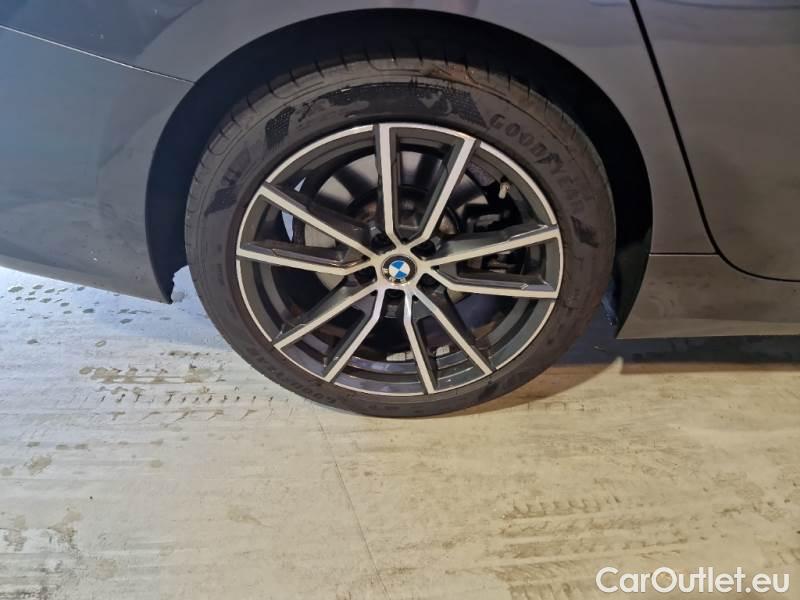 Bmw  Serie 3 BMW  / 2018 / 5P / STATION WAGON 330E BUSINESS ADVANTAGE TOURING AUTO #19
