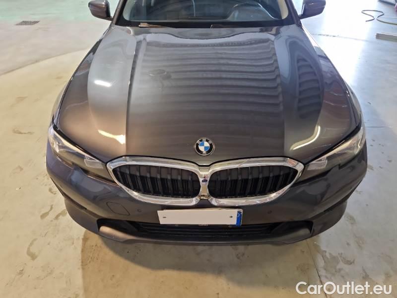 Bmw  Serie 3 BMW  / 2018 / 5P / STATION WAGON 330E BUSINESS ADVANTAGE TOURING AUTO #28