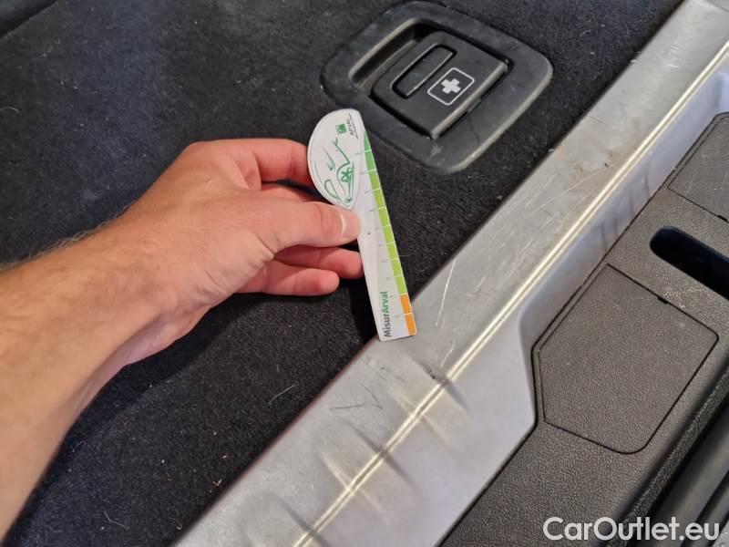 Bmw  Serie 3 BMW  / 2018 / 5P / STATION WAGON 330E BUSINESS ADVANTAGE TOURING AUTO #53