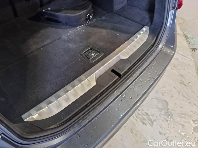 Bmw  Serie 3 BMW  / 2018 / 5P / STATION WAGON 330E BUSINESS ADVANTAGE TOURING AUTO #52