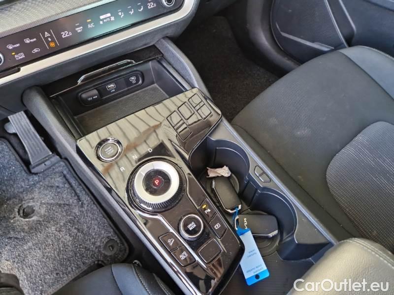 KIA  Sportage KIA  / 2021 / 5P / SUV 1.6 TGDI HEV STYLE 2WD AUTO #114