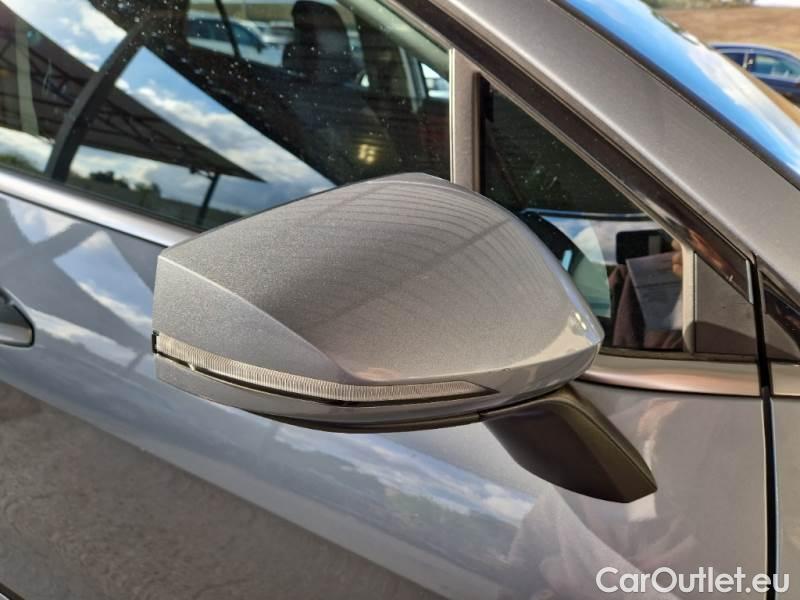 KIA  Sportage KIA  / 2021 / 5P / SUV 1.6 TGDI HEV STYLE 2WD AUTO #42