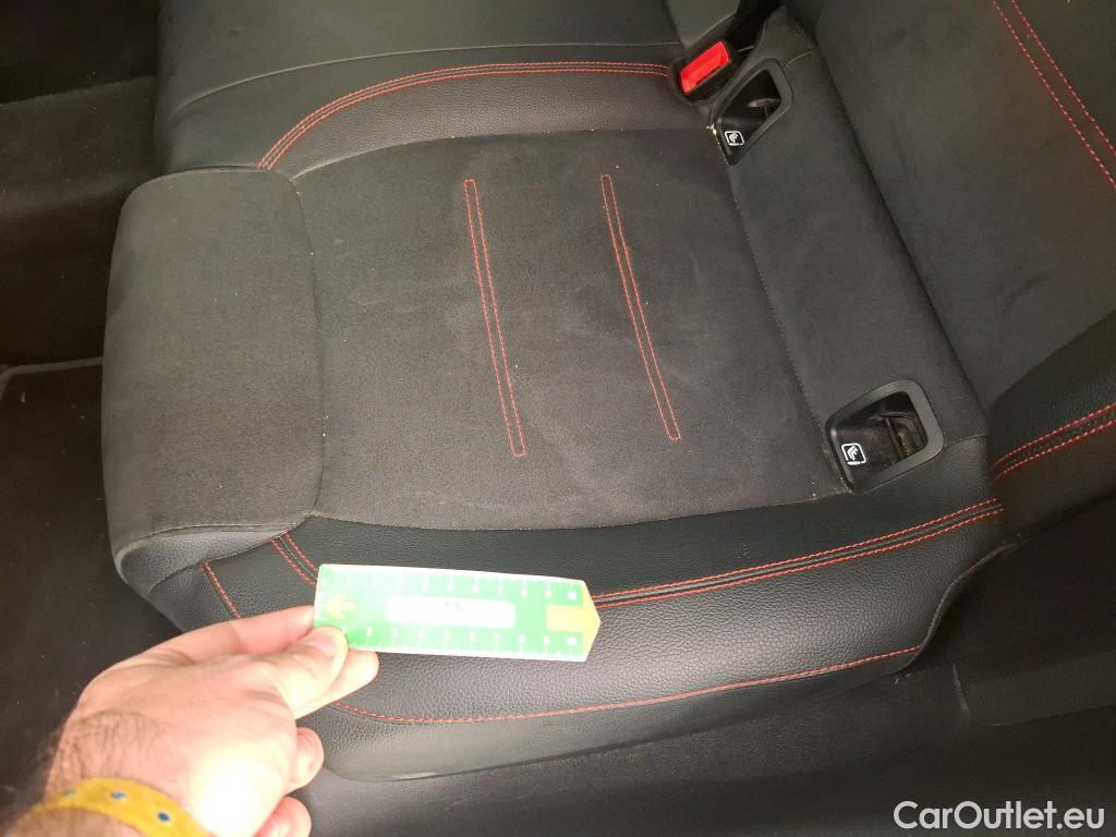 Mercedes  CLA-Klasse MERCEDES-BENZ CLA Coupe / 2019 / 4P / Coupé CLA 250 e AMG Line #36