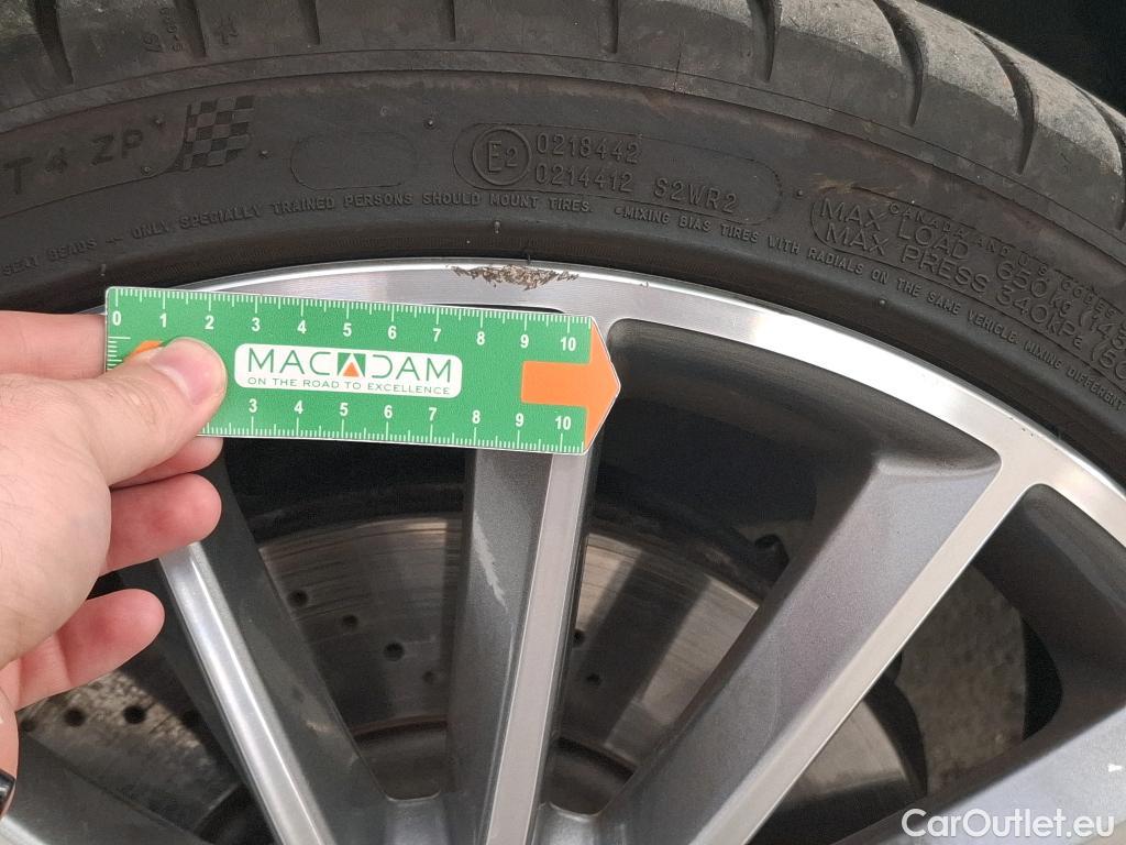 Mercedes  CLA-Klasse MERCEDES-BENZ CLA Coupe / 2019 / 4P / Coupé CLA 250 e AMG Line #19