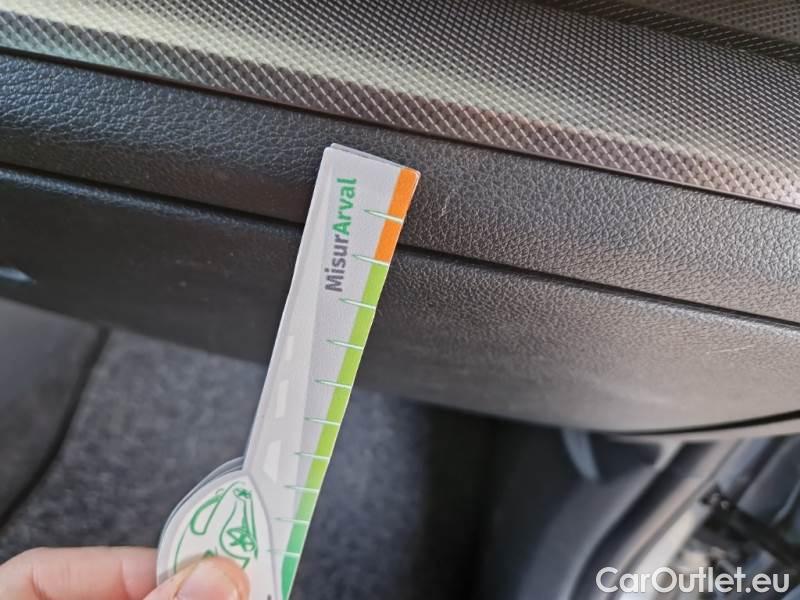 KIA  Sportage KIA  / 2021 / 5P / SUV 1.6 TGDI HEV STYLE 2WD AUTO #111