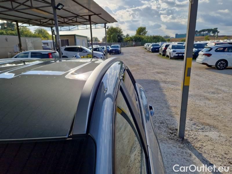 KIA  Sportage KIA  / 2021 / 5P / SUV 1.6 TGDI HEV STYLE 2WD AUTO #82