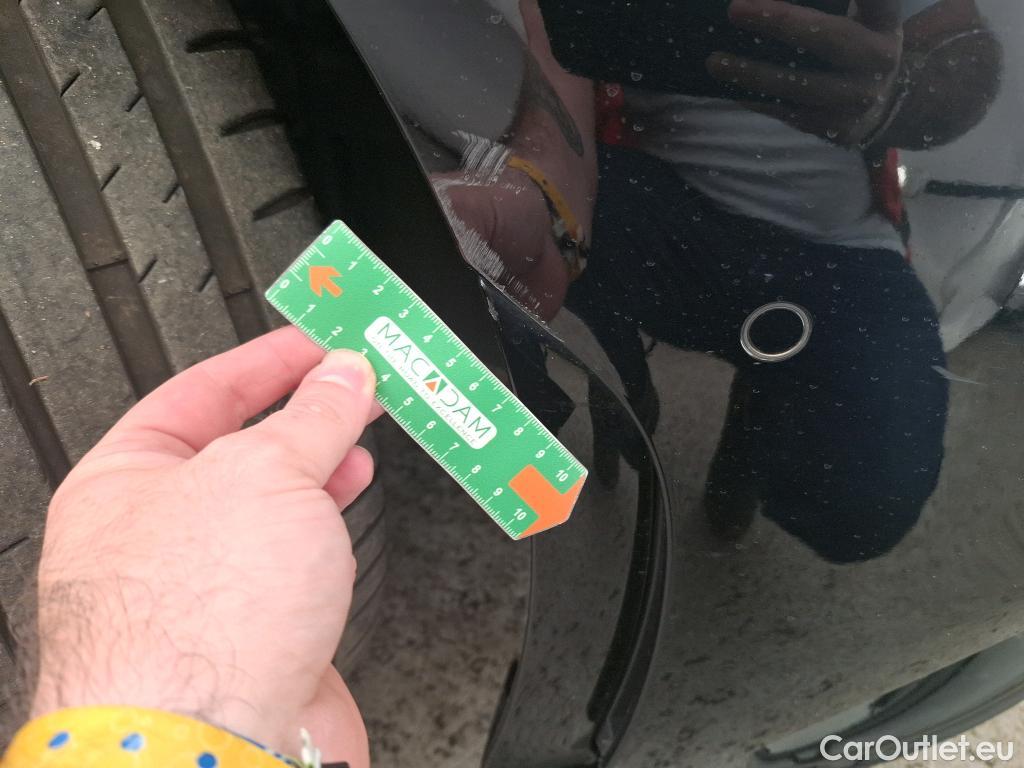 Mercedes  CLA-Klasse MERCEDES-BENZ CLA Coupe / 2019 / 4P / Coupé CLA 250 e AMG Line #13